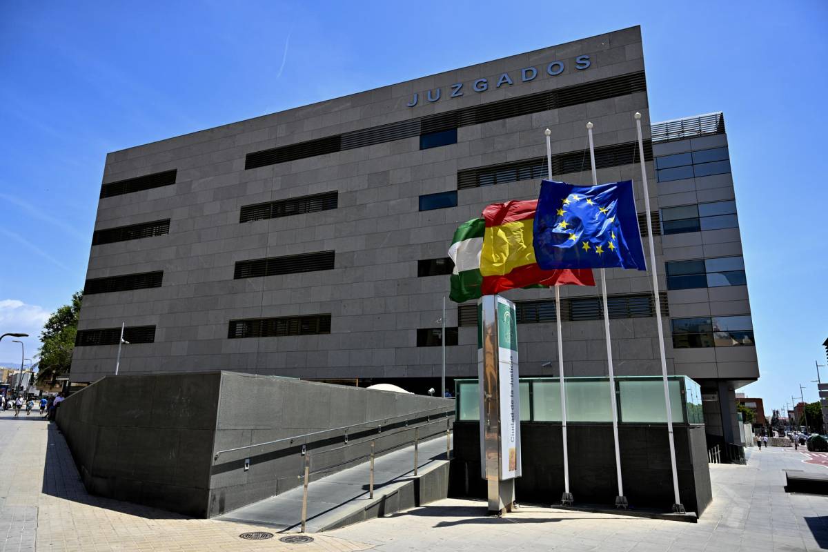 Un magistrado autoriza a la UCO el desprecinto de la documentación del 'caso Mascarillas' de Almería: hay sobres con 