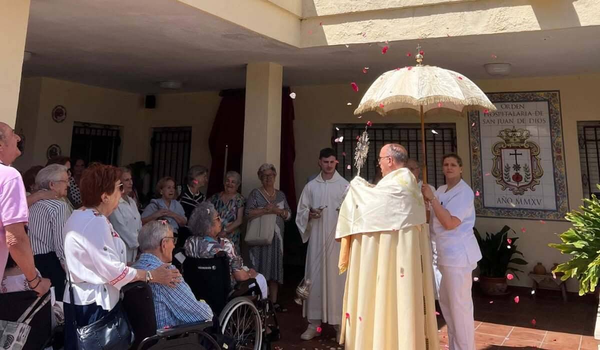 La mujer asesinada por su pareja de un disparo en Málaga trabajaba ayudando a personas sin hogar: enorme pesar en San Juan de Dios