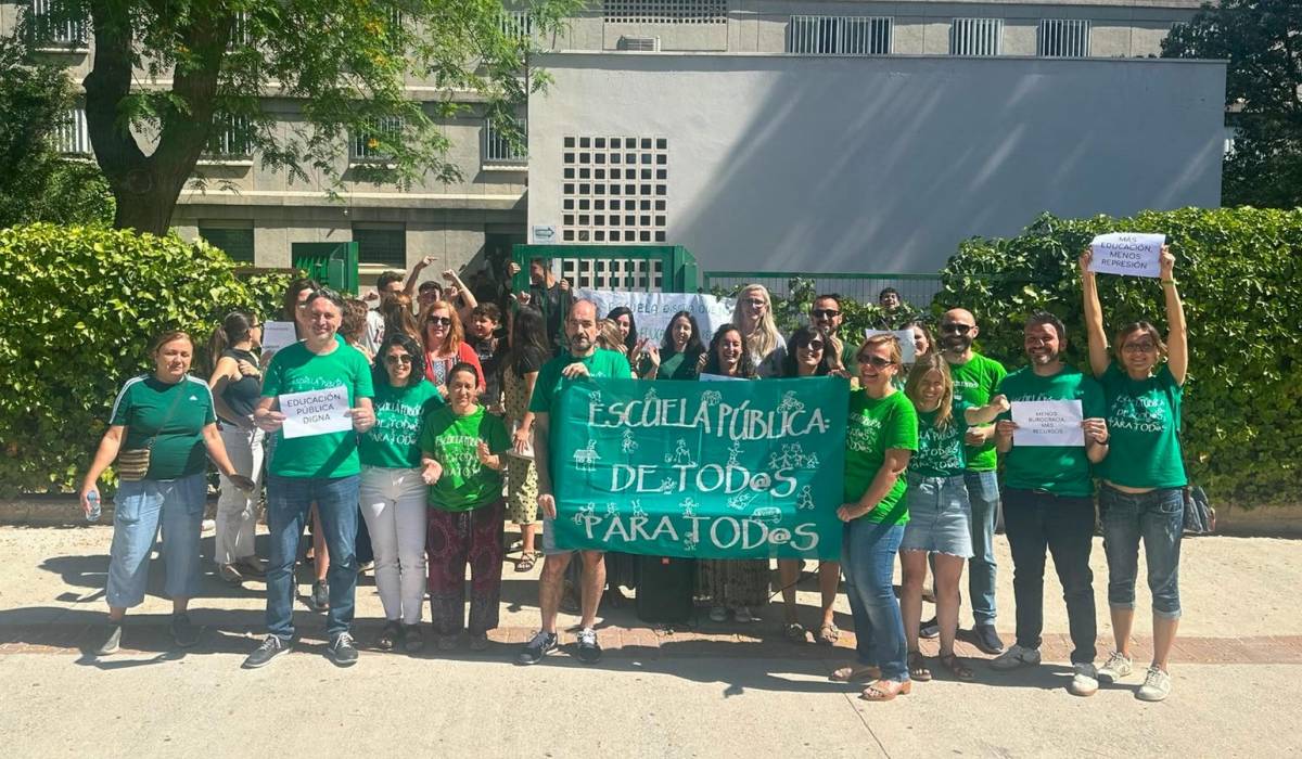 Protestas en centros educativos de Jerez tras la agresión a una manifestante en Valencia