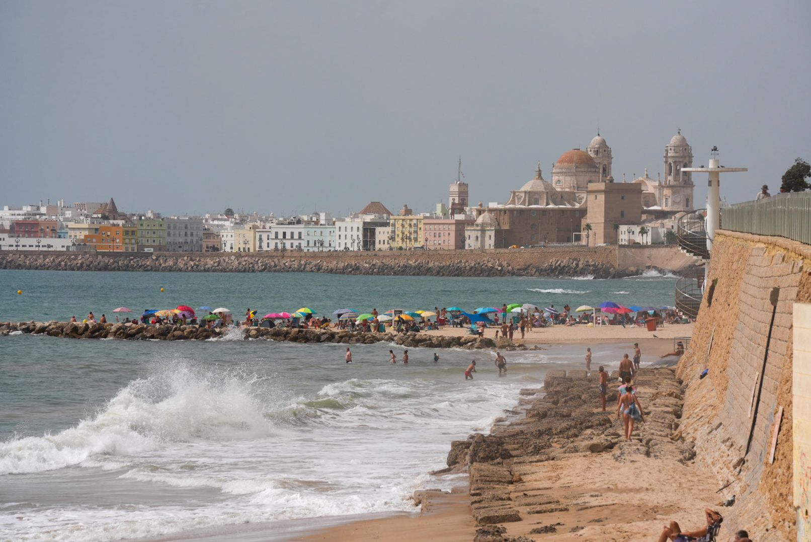 La Junta lanza la advertencia sobre las peligrosas corrientes en las playas de Cádiz y Huelva durante el eclipse: 