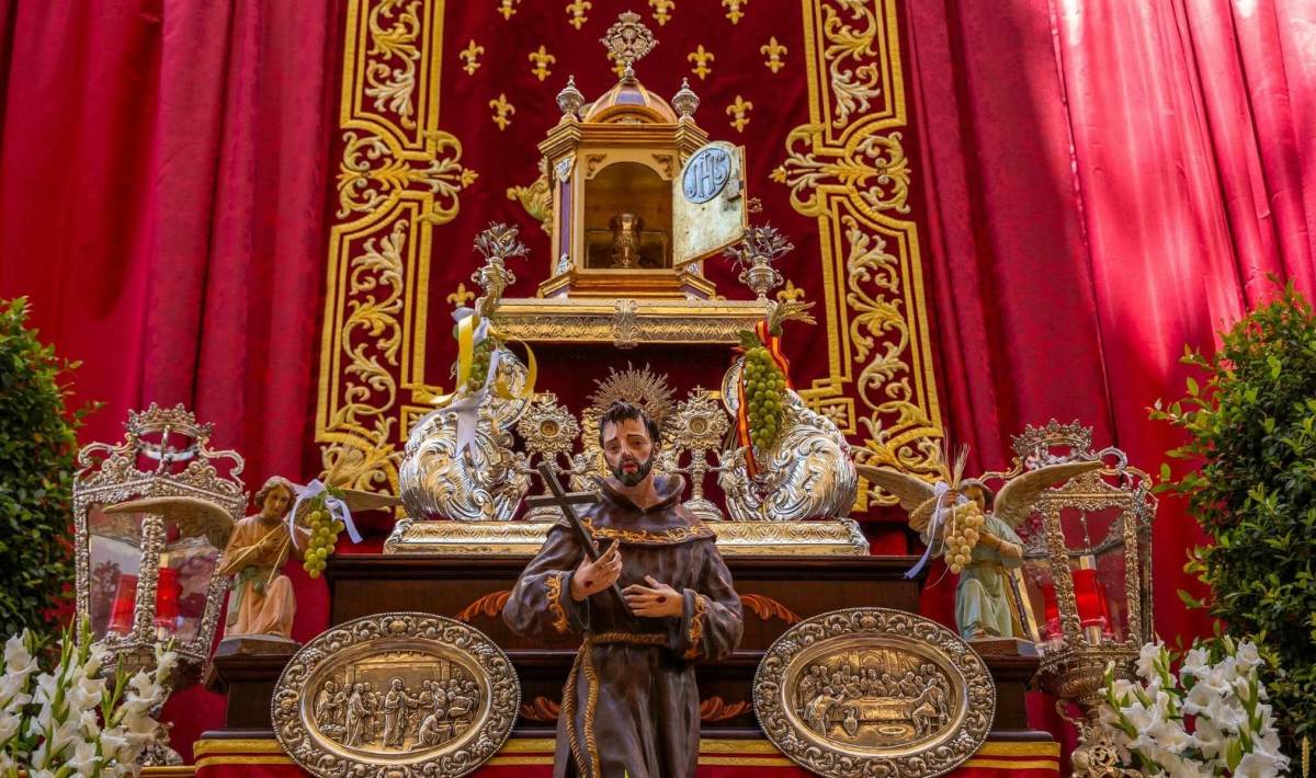 Altar de culto para el Corpus en San Fernando, con la imagen de San Francisco de Asís - Altar de culto para el Corpus en San Fernando, con la imagen de San Francisco de Asís