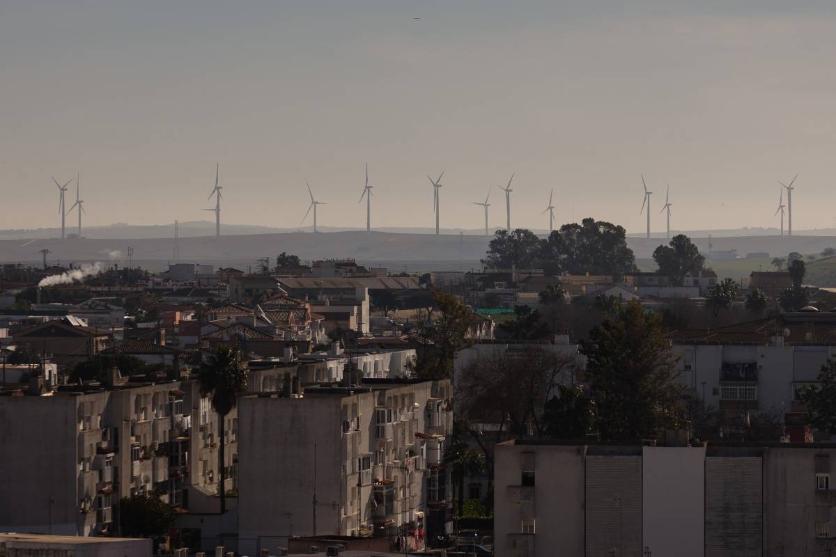 Precio de la luz hoy 15 de junio: una enorme bajada y un repunte brutal de más de 10 veces