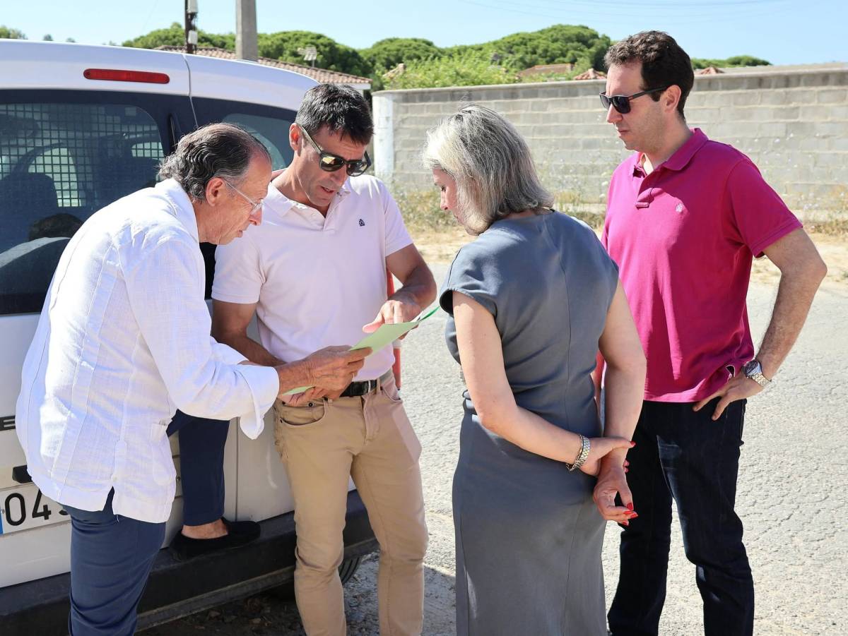 Visita institucional a las obras de la carretera.