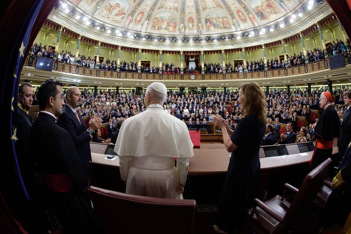 El Papa, en el Congreso, reivindica la acogida para los migrantes y critica el aborto