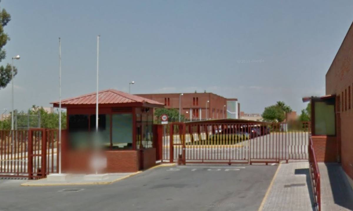 Meten fuego en el centro psiquiátrico penitenciario de Sevilla: evacuados 30 presos de madrugada