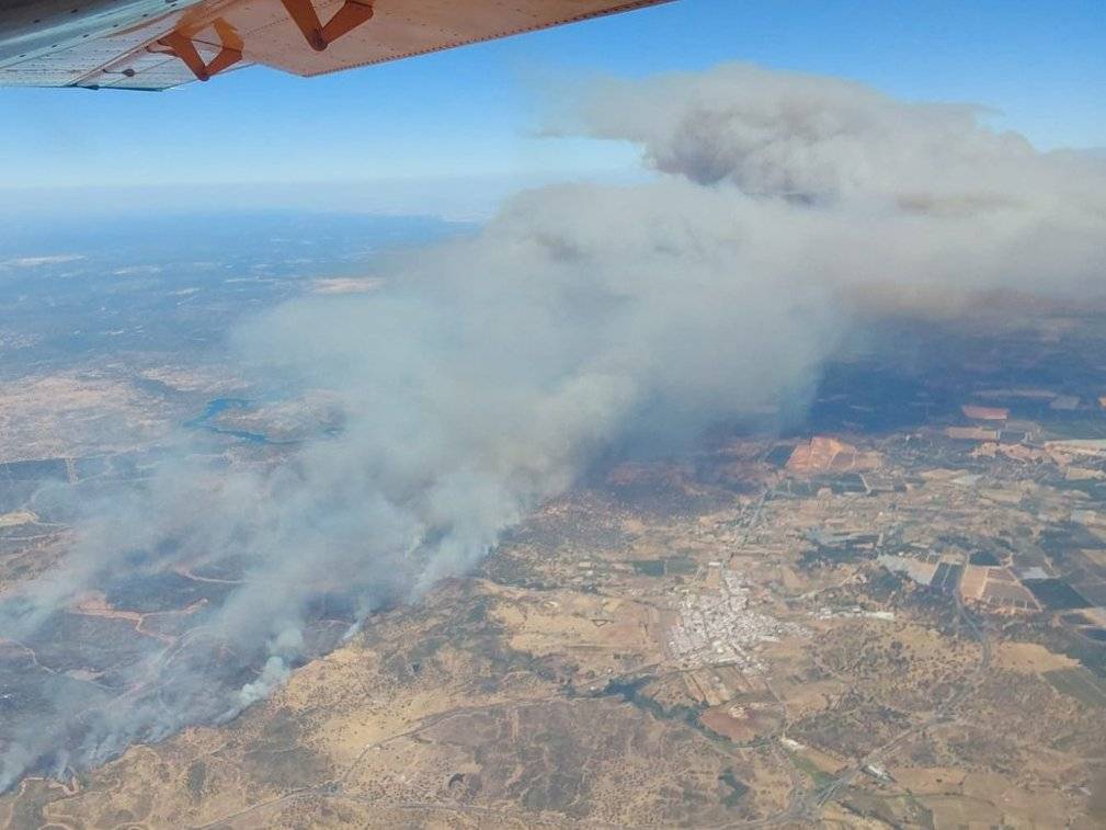 La columna de humo, en una imagen de Infoca.