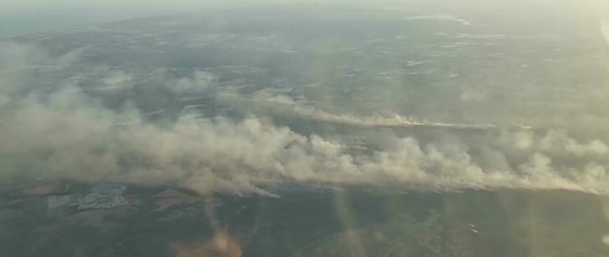 El incendio forestal en Huelva obliga a evacuar a 365 personas y activa la fase de emergencia del Plan Infoca