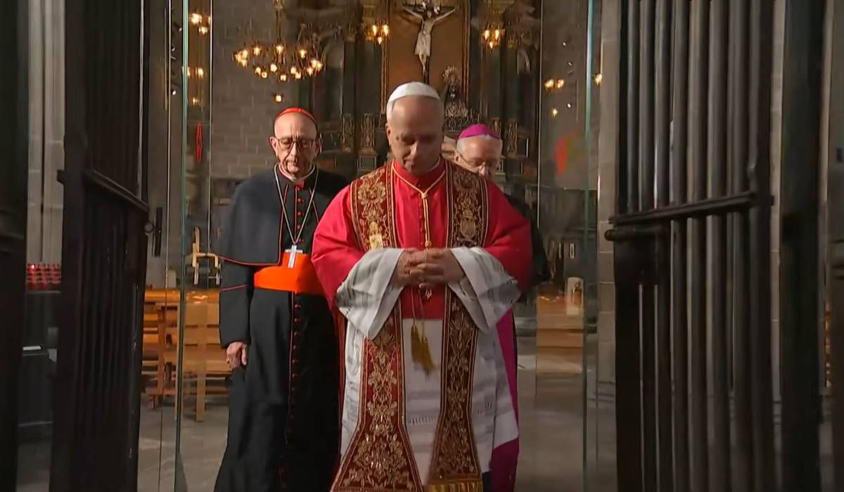 El Papa León XIV aterriza en Barcelona: así ha sido la visita a la Catedral ante la espera de miles de fieles