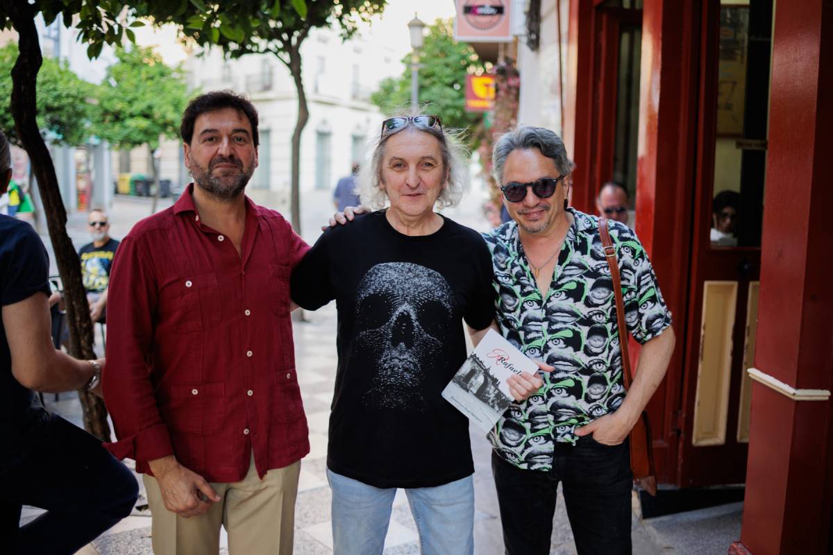 MANUEL LUIS PRESENTACION DE LIBRO RAFAELA MODERNA