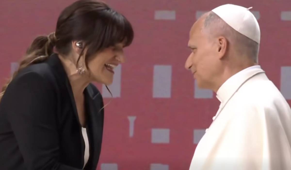 Rozalén responde a las críticas por cantar ante el Papa: 