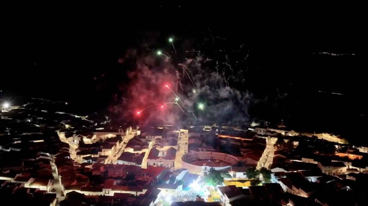 Un Ayuntamiento adelanta 15 minutos unos fuegos artificiales para evitar un aviso de riesgo alto de incendio 