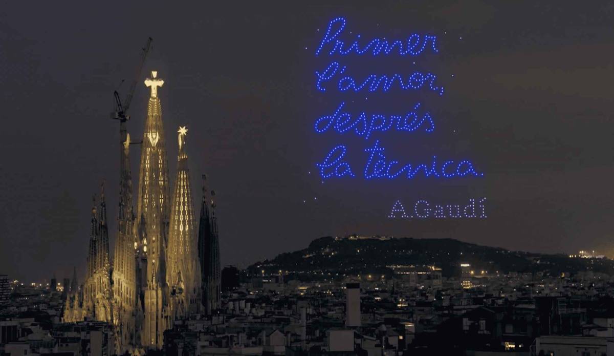 Así ha sido la espectacular inauguración de la Torre de Jesús de la Sagrada Familia con el Papa León XIV como testigo