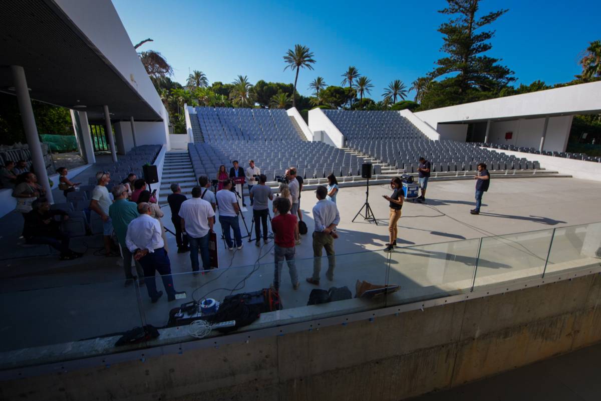 Una imagen del Teatro Peman en el Parque Genovés de Cádiz. - José María Reyna 