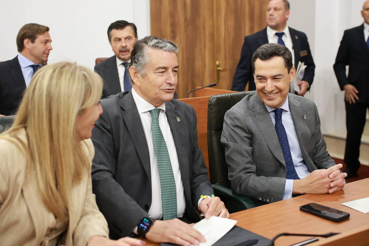 Juanma Moreno arranca en el Parlamento la semana clave para echar a andar la legislatura junto a Vox
