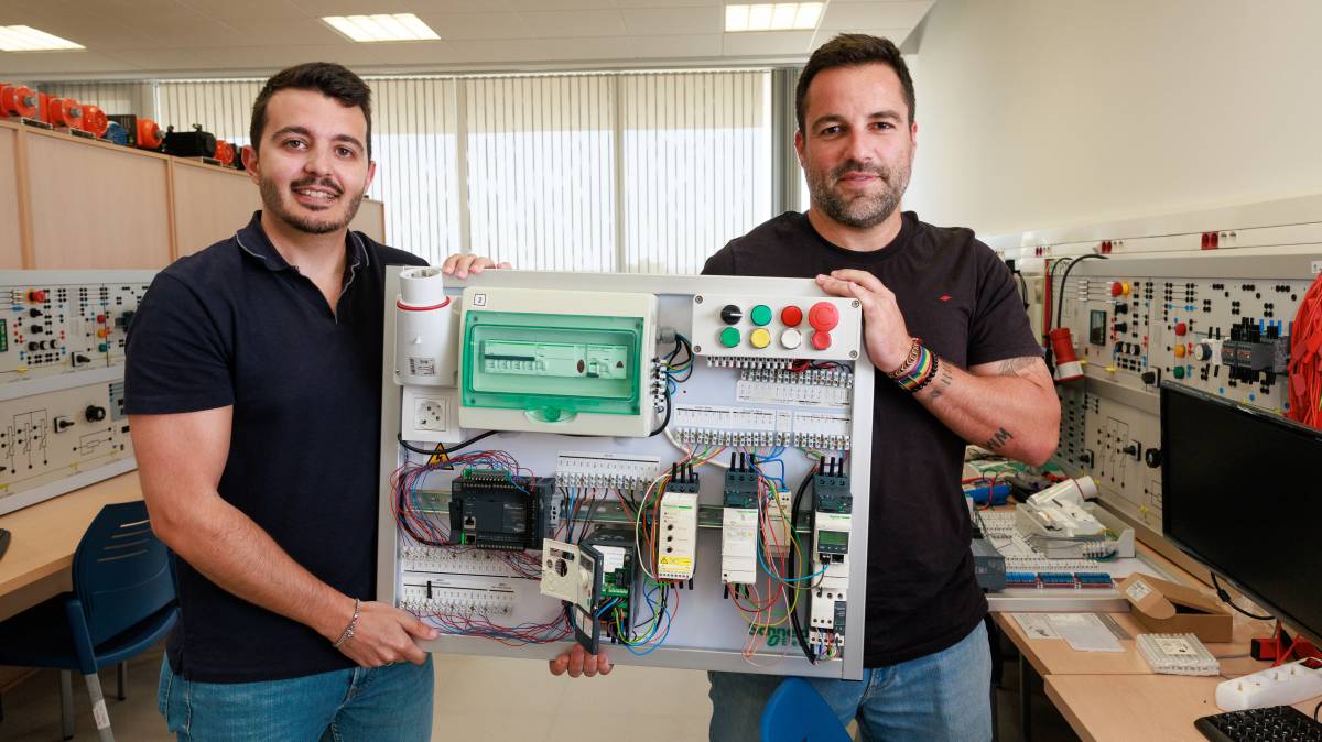 Una vivienda sin depender de la red eléctrica durante uno de cada tres días: así es el sistema inteligente desarrollado por la UCA