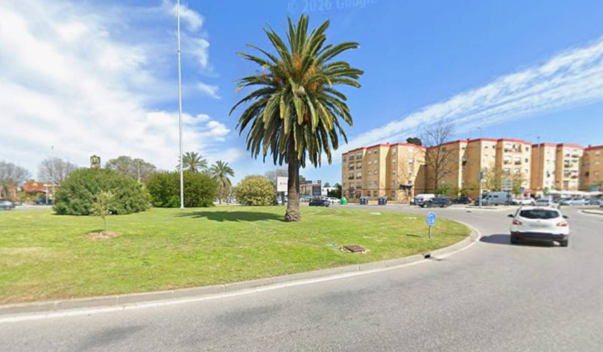 La Rotonda de la Escuela Pública: Jerez reconoce el papel de los colegios públicos, con una glorieta cerca de La Granja