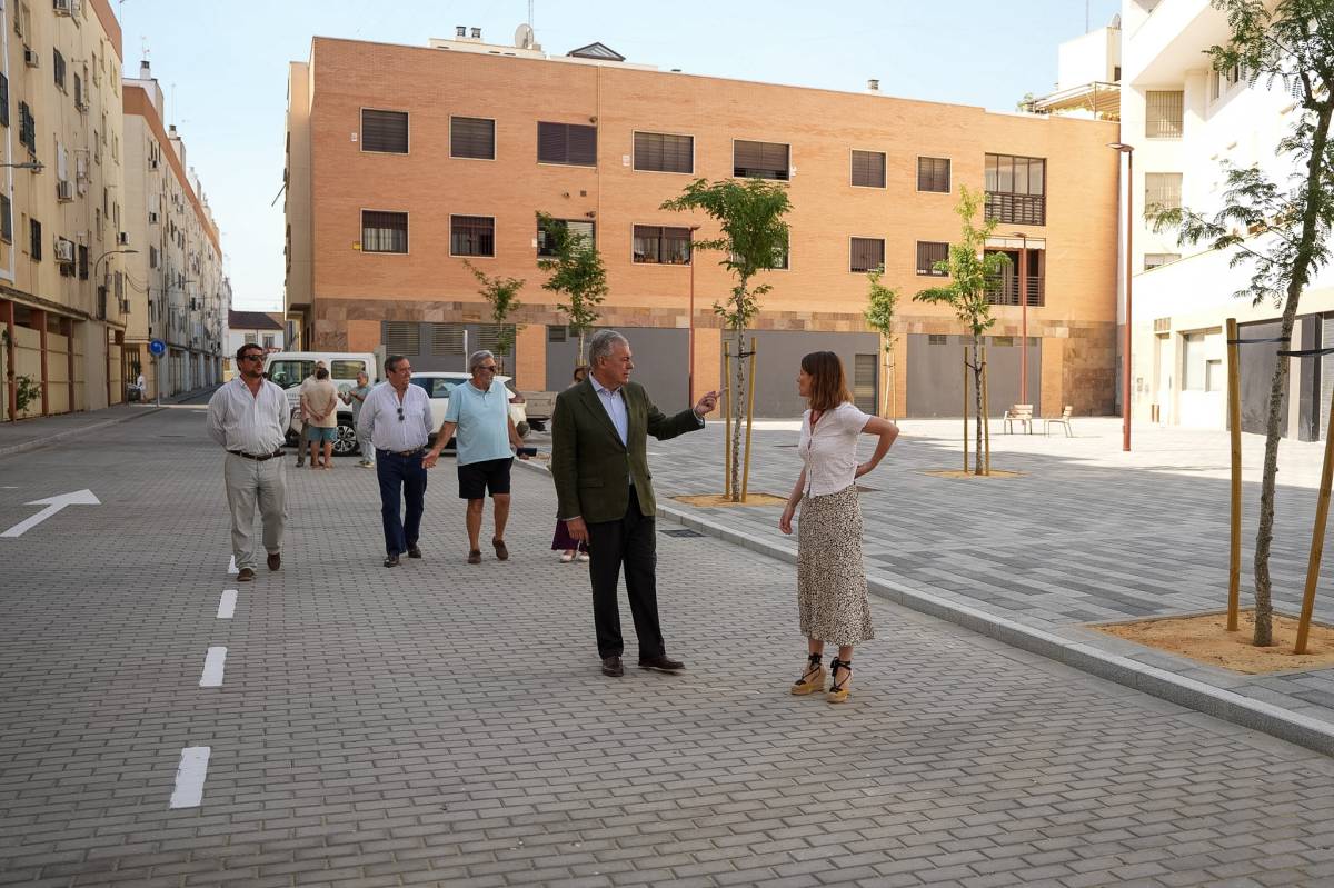 Sevilla transforma un espacio abandonado: más aparcamiento y calles renovadas