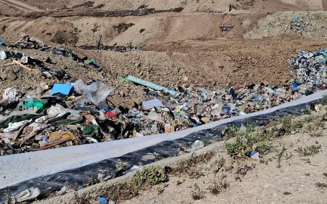 Así ha quedado la planta de reciclaje tras el incendio.