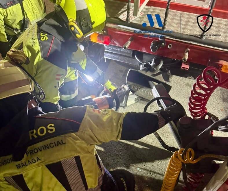 Heridas más de la mitad de personas que iban a bordo del tren turístico volcado en Cártama: hay menores