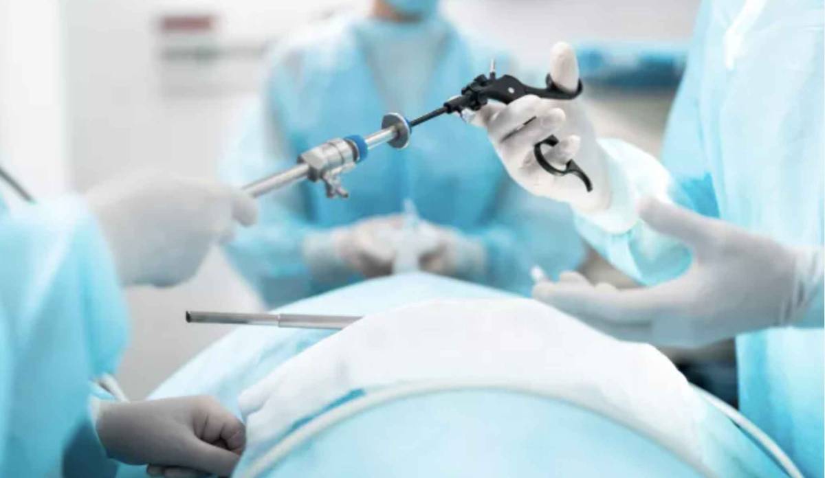 Una familia reclama más de 223.000 euros por la muerte de un paciente tras dos operaciones de cáncer de colon en Sevilla