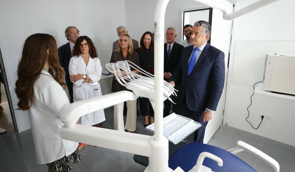Antonio Sanz durante la inauguración el nuevo Centro de Salud Barriada de la Juventud-Rosaleda de Granada - Antonio Sanz durante la inauguración el nuevo Centro de Salud Barriada de la Juventud-Rosaleda de Granada