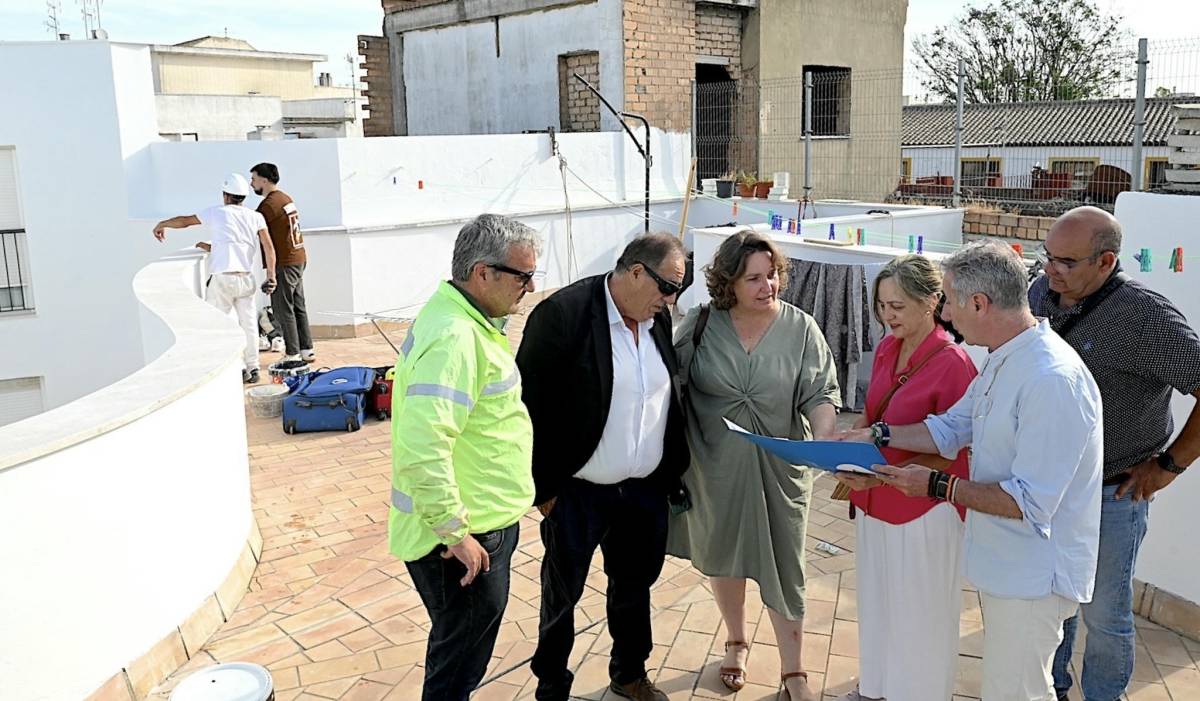 Humedades y filtraciones obligan a intervenir en promociones de viviendas públicas en calle Nueva y Liebre de Jerez