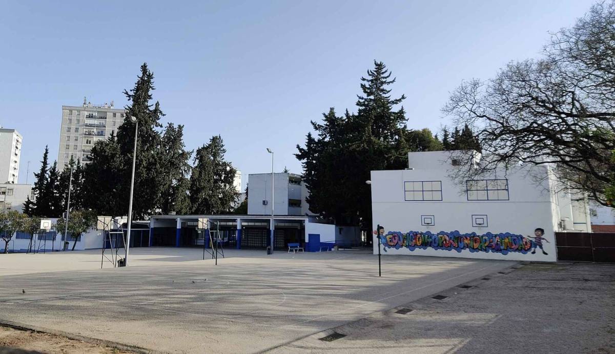 La dura historia de una niña de Jerez: dos trimestres sin ir al colegio y sin graduación por un caso de violencia escolar