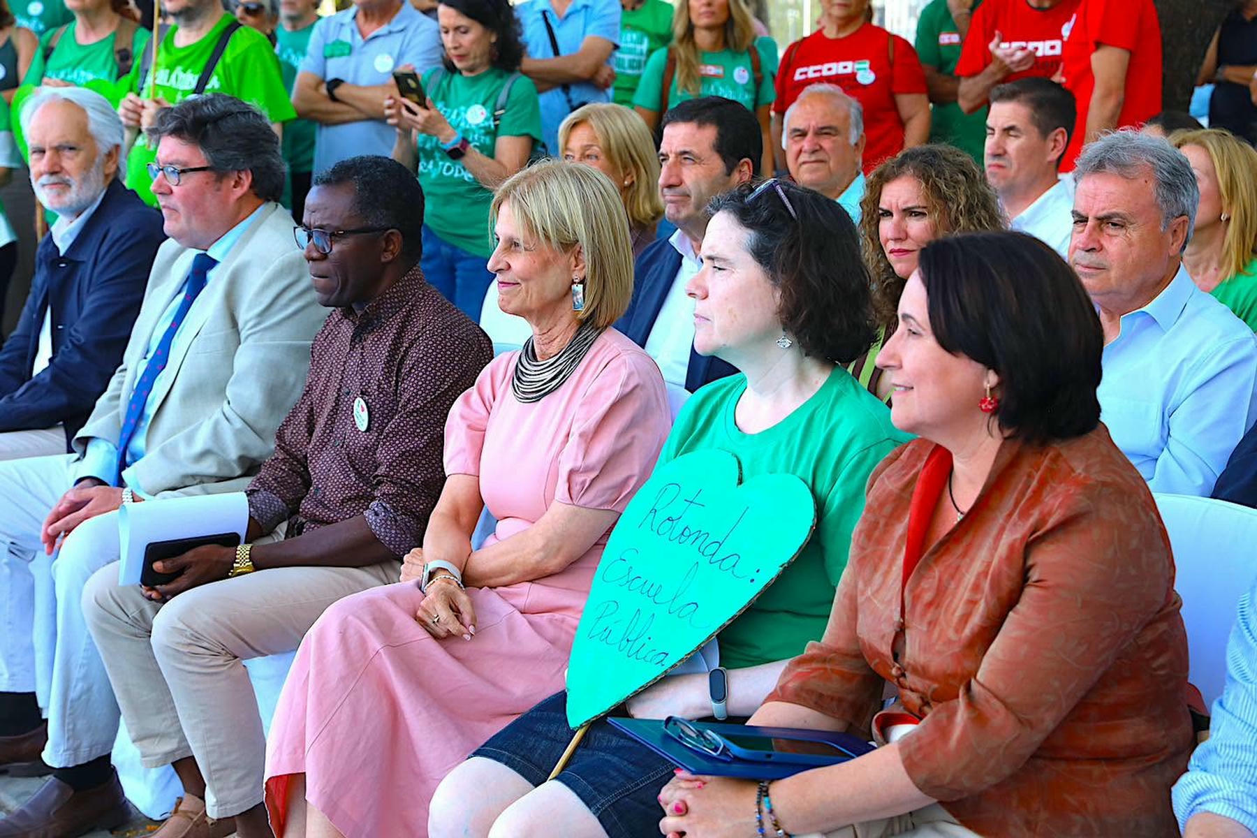 Imagen del acto de inauguración de la Rotonda de la Escuela Pública en Jerez.