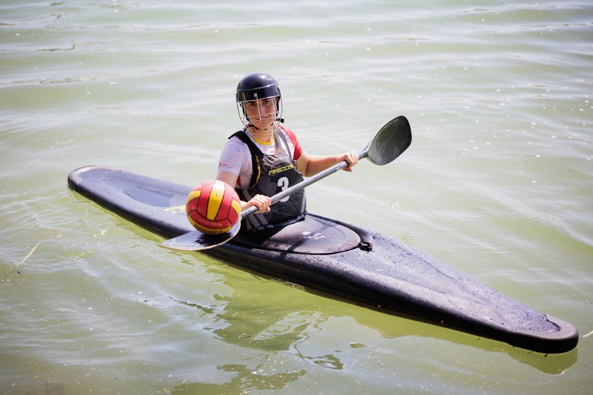 La palista de Arcos que quiere conquistar el mundo: Sara Barba busca otro éxito con la selección española de Kayak Polo