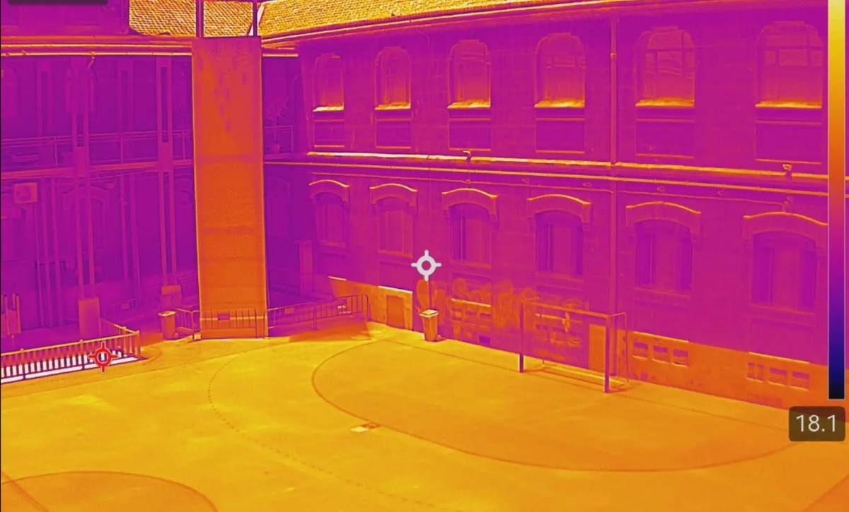El patio de un colegio de Triana, en Sevilla, con temperaturas elevadas en pleno junio - El patio de un colegio de Triana, en Sevilla, con temperaturas elevadas en pleno junio