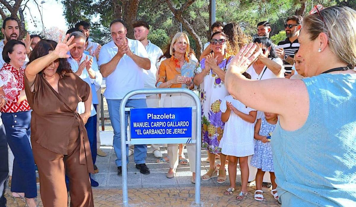 VÍDEO | Palmas por bulerías y baile en la nueva plaza de Jerez a 'El Garbanzo', nieto de 'El Chalao' y de la saga Carpio