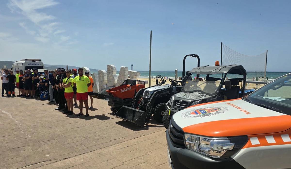 Barbate estrena temporada de playas con 45 profesionales y mejoras en la Playa del Carmen - Barbate estrena temporada de playas con 45 profesionales y mejoras en la Playa del Carmen