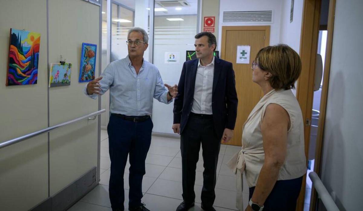 El alcalde de Cádiz, Bruno García, en la visita a Adacca - El alcalde de Cádiz, Bruno García, en la visita a Adacca