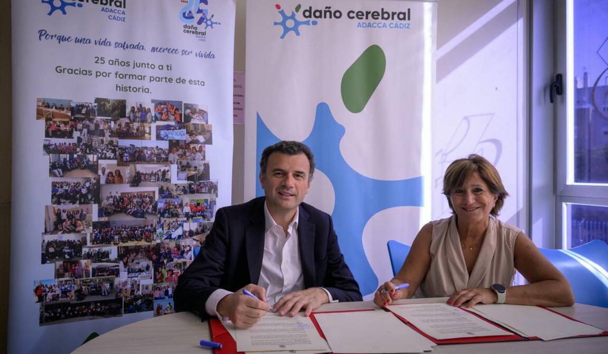 Garantizar la atención a personas con daño cerebral: el Ayuntamiento de Cádiz respalda con 55.000 euros a Adacca