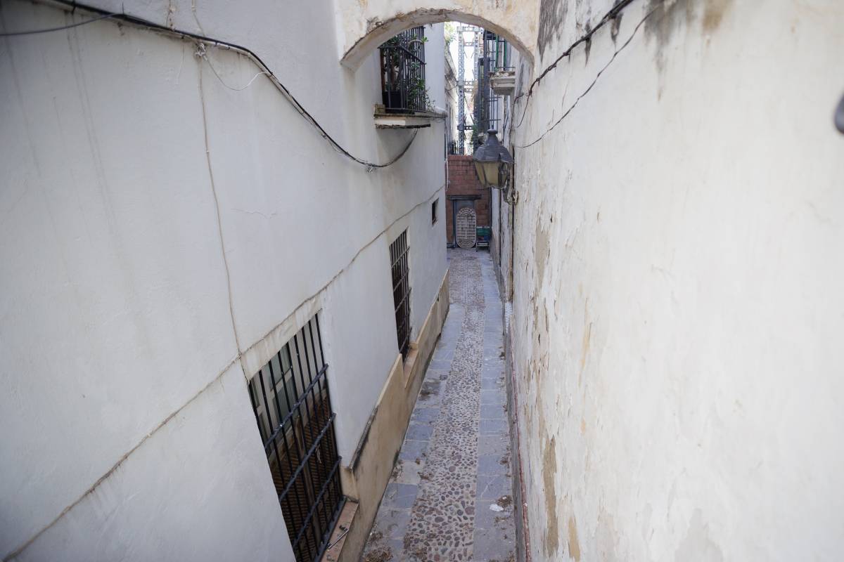 CALLE PILAR FINCA ABANDONADA CALLE FRANCO JUANA DE DIOS LACOSTE