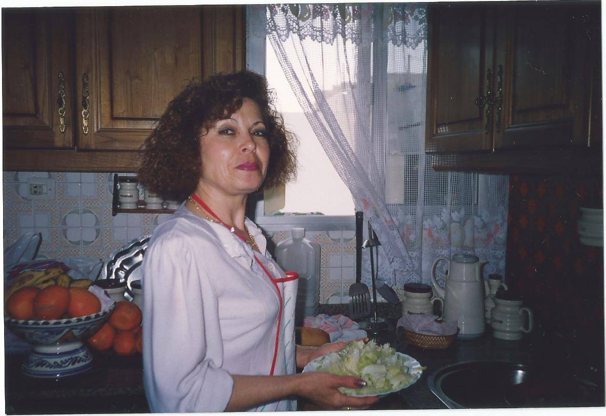 Josefa Pizones Rico, en su cocina.