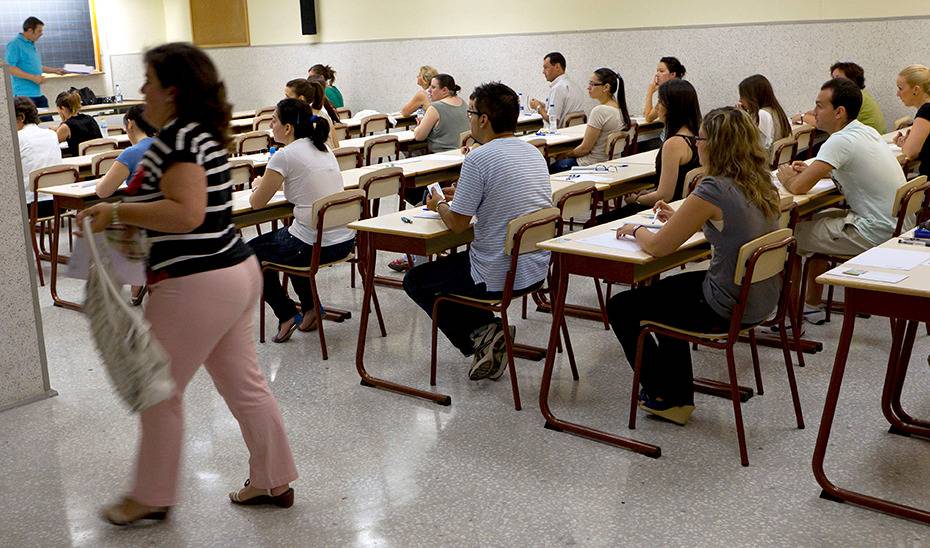 Nunca es tarde gracias a la educación pública: más de 5.000 andaluces aspiran a sacar el título de la ESO este sábado
