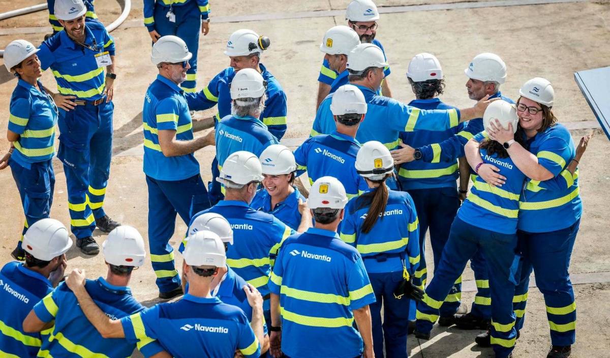Trabajadores de Navantia celebrando el trabajo realizado