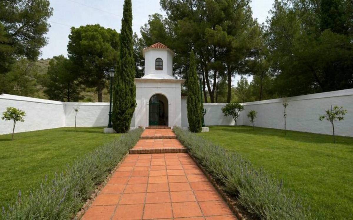 La recuperación de la ermita pública de Nerja revela la arbitrariedad de las inmatriculaciones episcopales 