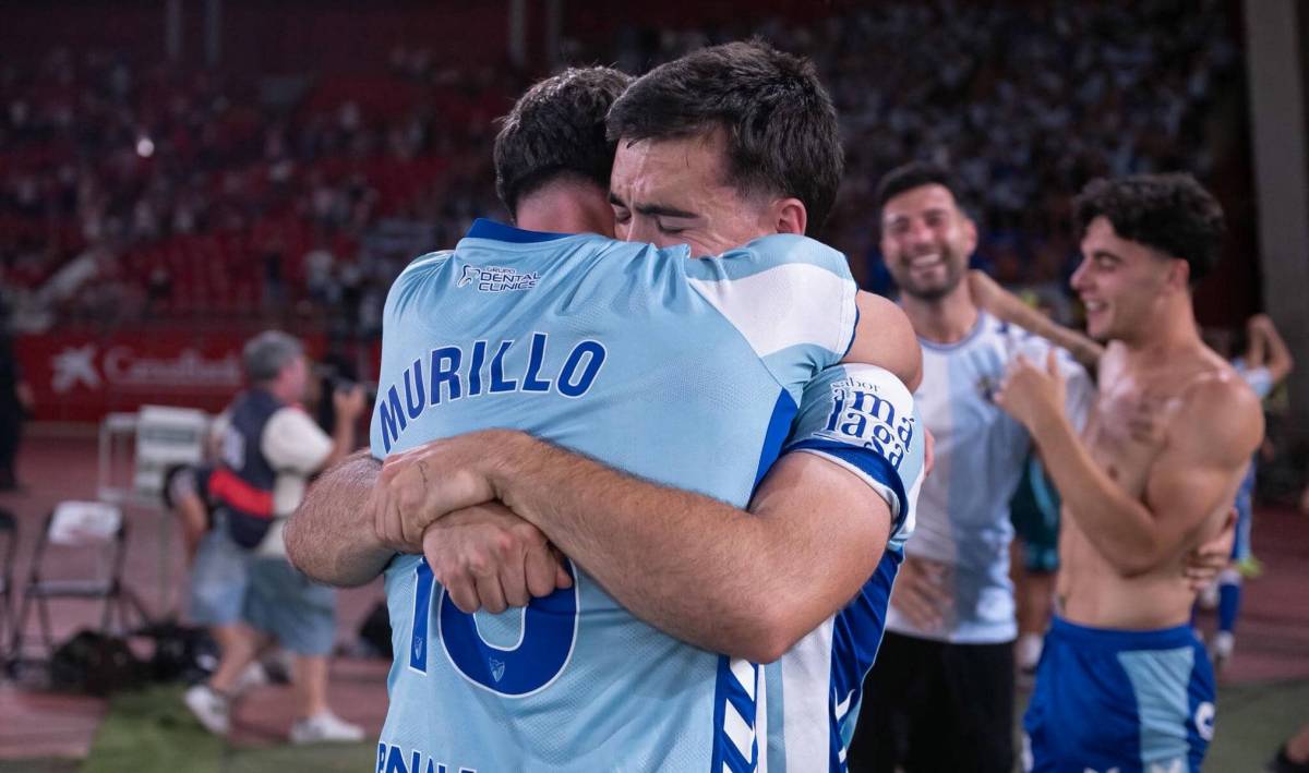 Jugadores del Málaga CF emocionados tras lograr ascender a Primera - Jugadores del Málaga CF emocionados tras lograr ascender a Primera