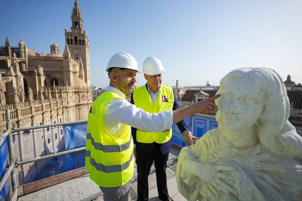 La Inmaculada de la plaza del Triunfo de Sevilla, como nunca la habías visto: una restauración 17 años después