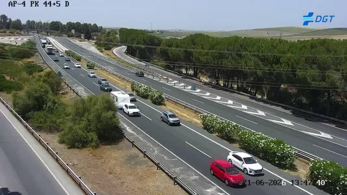 Problemas de tráfico en la AP-4 en el mediodía de este domingo entre Jerez y Sevilla