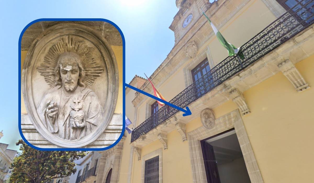 Confirmada la autoría del histórico escultor del Sagrado Corazón a la entrada del Ayuntamiento de Jerez