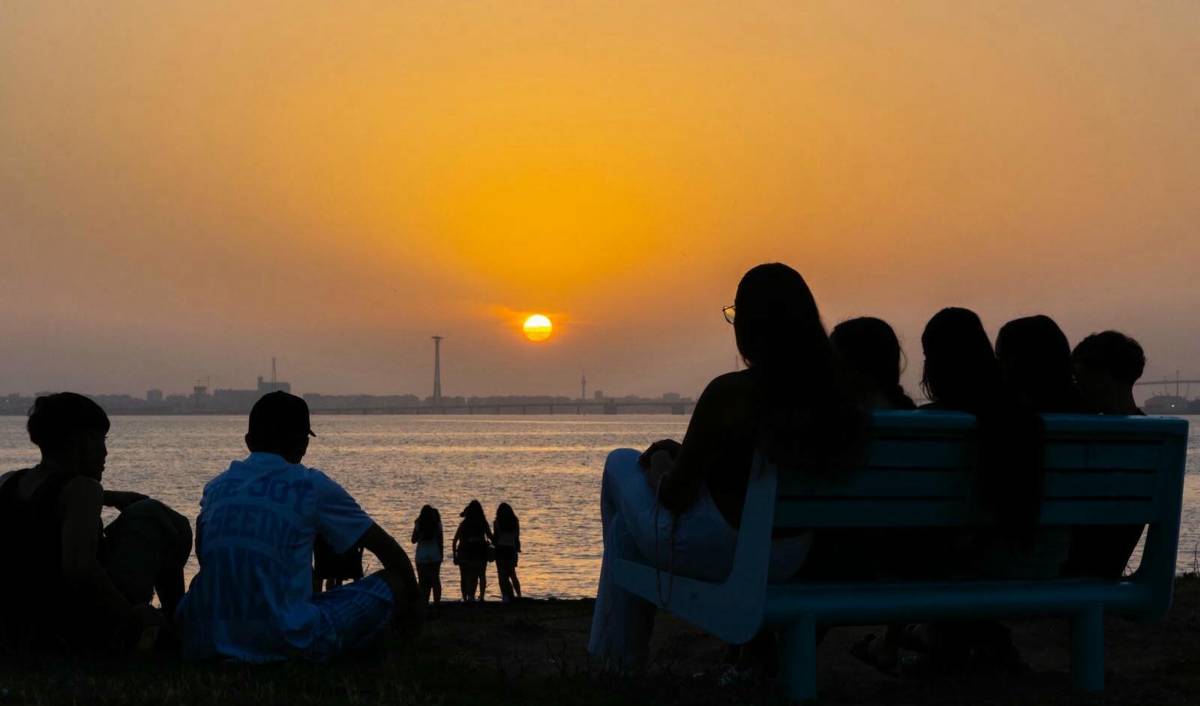San Fernando despide la primavera con un atardecer y la Feria de La Casería completa - San Fernando despide la primavera con un atardecer y la Feria de La Casería completa