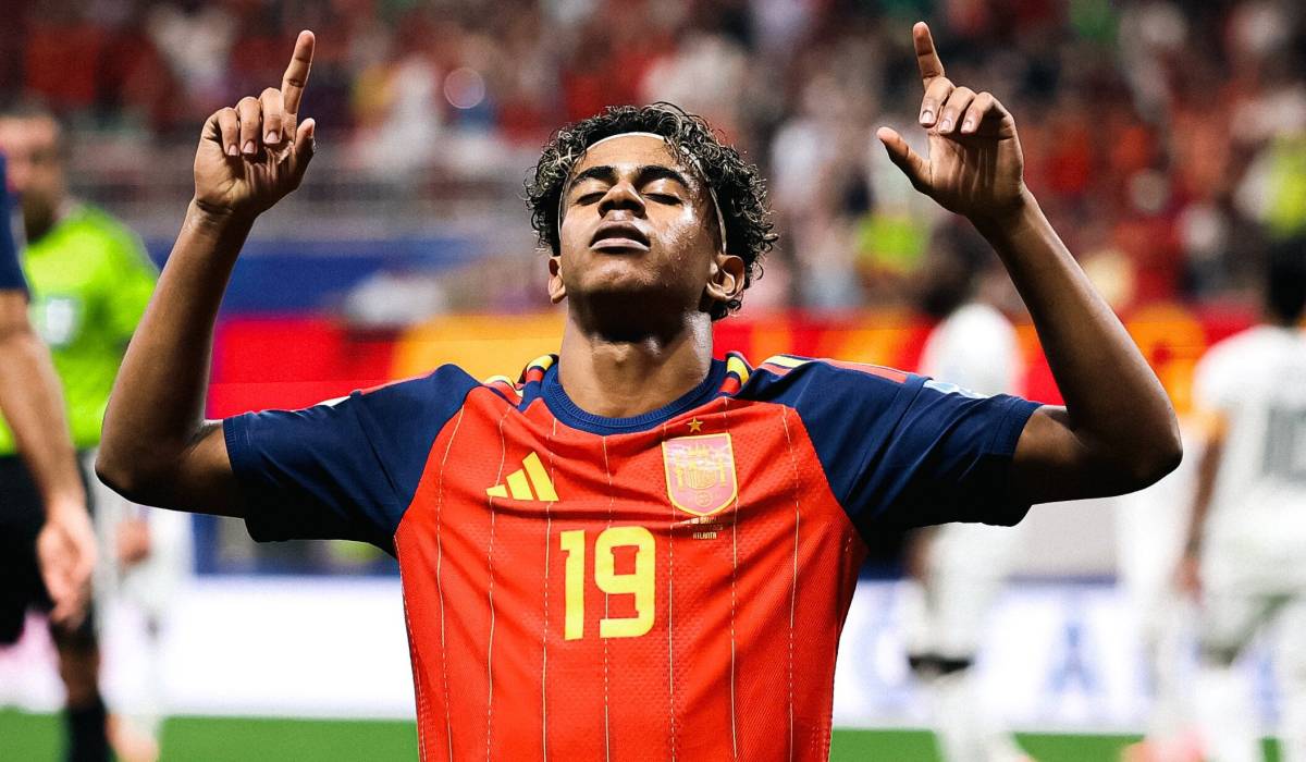 Lamine Yamal y Oyarzabal ahuyentan los males de España frente a Arabia Saudí (4-0)