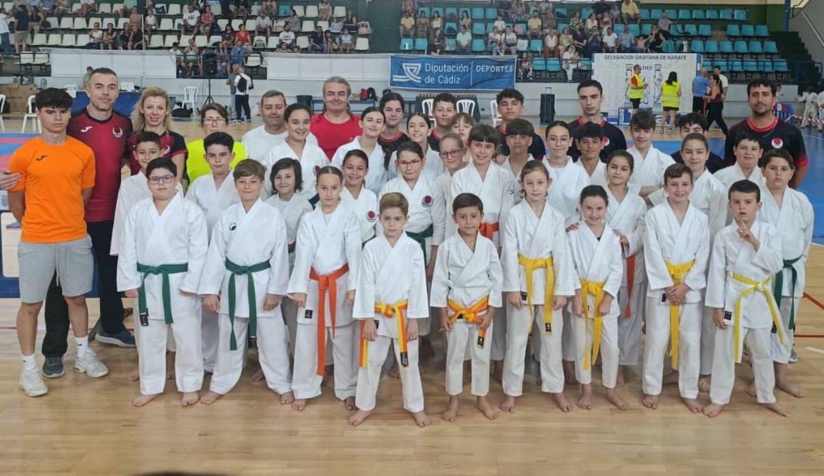 Las jóvenes promesas del kárate gaditano toman Jerez en un novedoso torneo de 'kata' y 'kumite'
