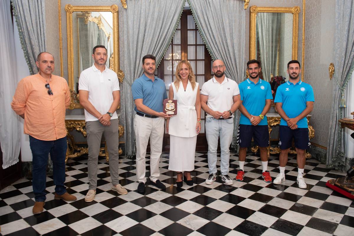Recepción del Xerez Toyota Nimauto Futsal en la Diputación de Cádiz.