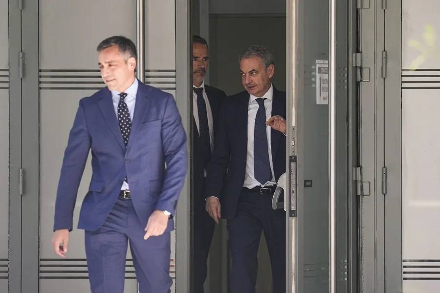 Zapatero amenaza con denunciar la filtración de sus agendas tras conocerse que la UDEF lo acusa de influir en Bolivia