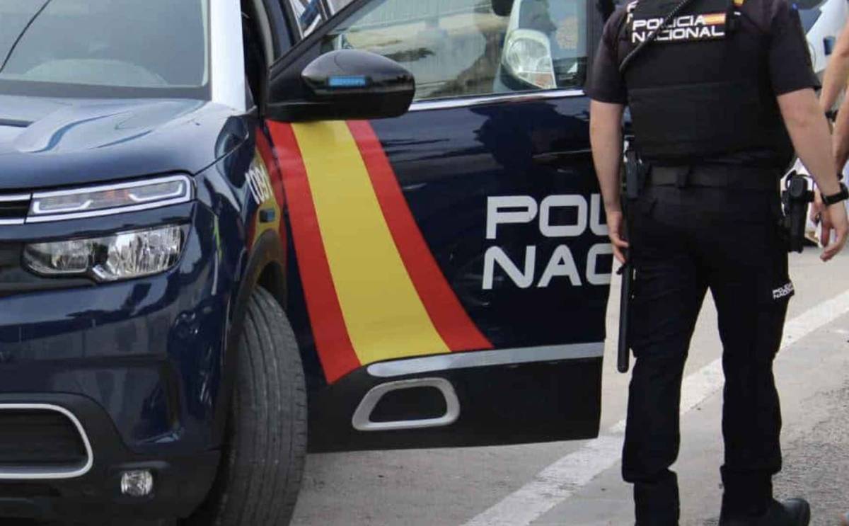 Rescatan a un bebé de dos meses deshidratado y positivo en cocaína entre basura, cucarachas, drogas y alcohol