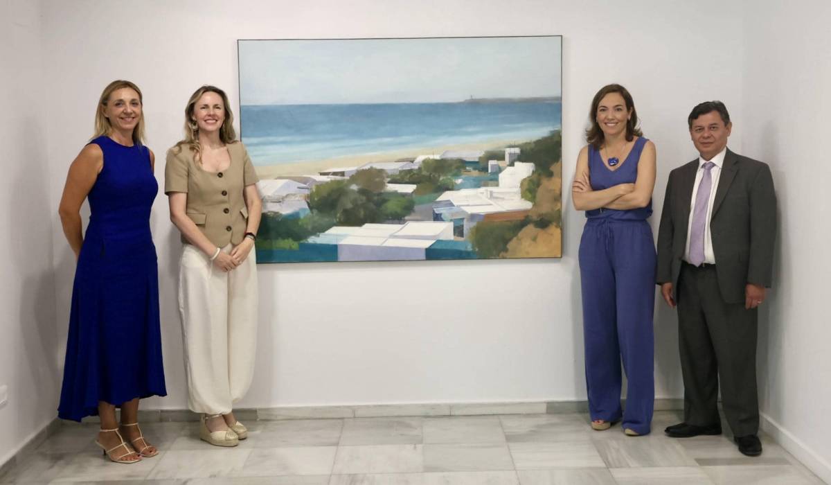 Convertir la campiña de Jerez, la Bahía y el mar en experiencia: Rocío Cano expone su 'Horizonte dibujado' en Cádiz